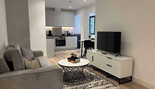 Solihull Studio | Parking WiFi NEC BHX