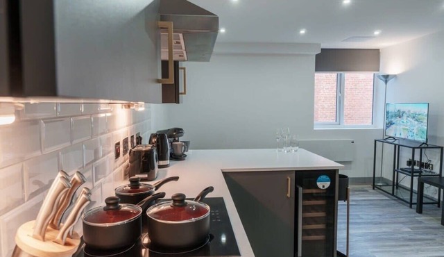 Spacious 1BED Flat in Central Preston fast WiFi