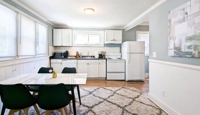 Spacious 3 Bed 1.5 Bath Near Moron Trail!
