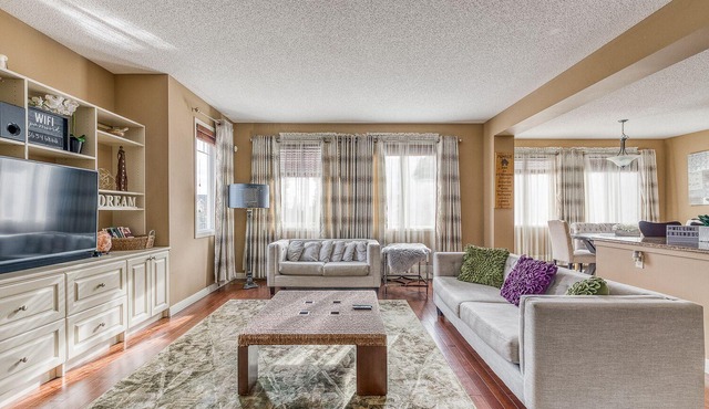 Spacious 5 Bedroom house near fish creek