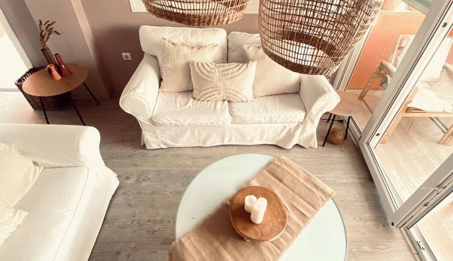 Spacious and peaceful place for your vacation, soraude with green gardens