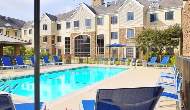 Spacious Family Stay | Free Breakfast | Outdoor Pool Access | Pet-Friendly