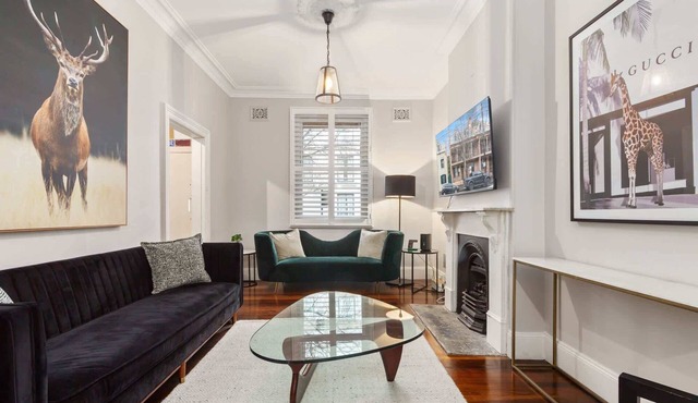 Spacious Inner-City House with Balcony Views in Millers Point