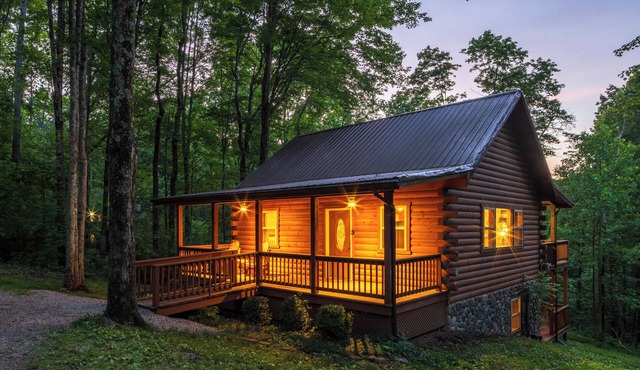 Spacious Log Cabin with Hot Tub, Fire Pit, Large Decks & Wood Fireplace