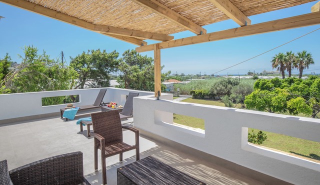 Spacious, luxurious vacation villa with large garden and lots of privacy