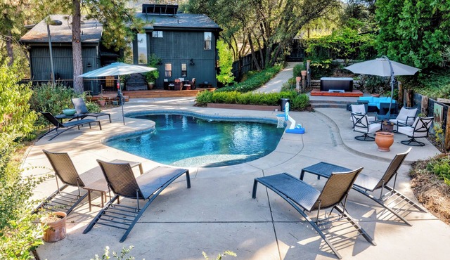 Spacious Mountain View Home - Pool, Spa, Game Room & Stunning Views [Sleeps 16]