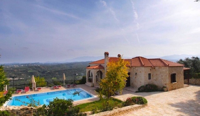 Spacious Villa with Wonderful Panoramic Views