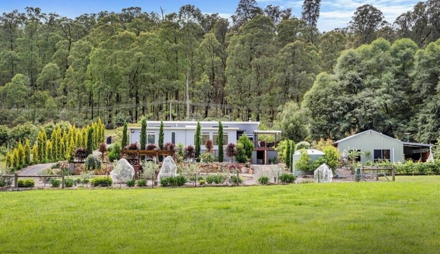 Steavenson River Estate - The Villa & Cottage