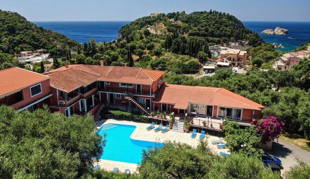 Studio Apartment "Arianna Studio 9" with Sea View, Shared Pool & Wi-Fi
