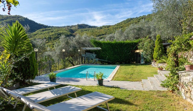 Stunning private villa with A/C, private pool, WIFI, TV, patio, pets allowed and panoramic view