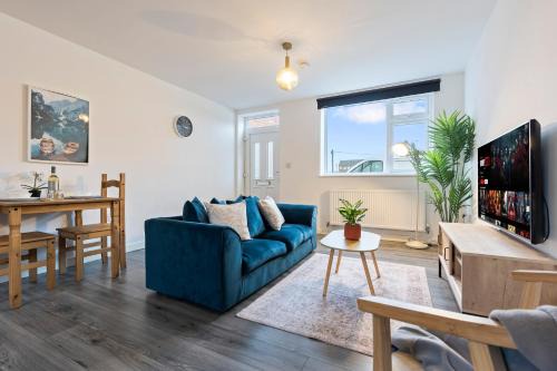 Stylish Apartment - On Street Parking - Smart TV & Netflix 3MH