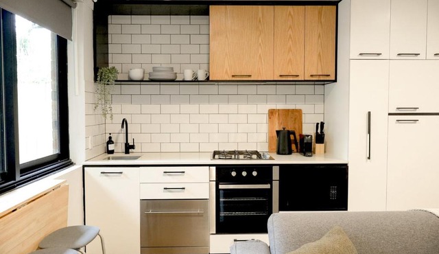 Stylish Inner-City Apartment | Near MCG