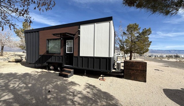 Stylish Modern Tiny House on Wheels with Stunning Mountain Views Near Lone Pine, California