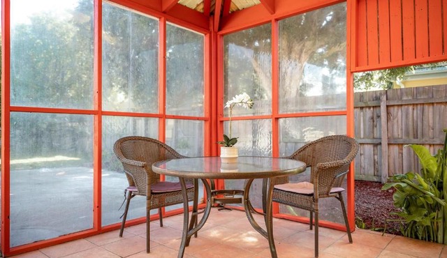 Sunshine Retreat Villa 6