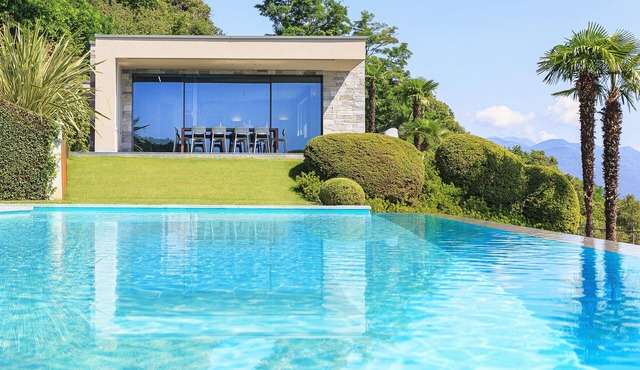 Superb modern villa with pool and sweeping views over the lake! - Villa Falcone