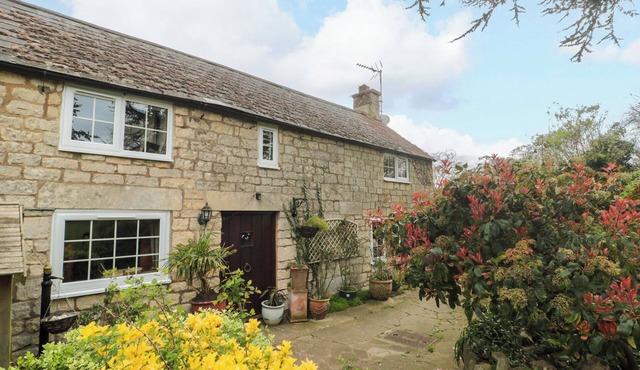 THE ANNEXE AT CHERRY COTTAGE, pet friendly in Painswick