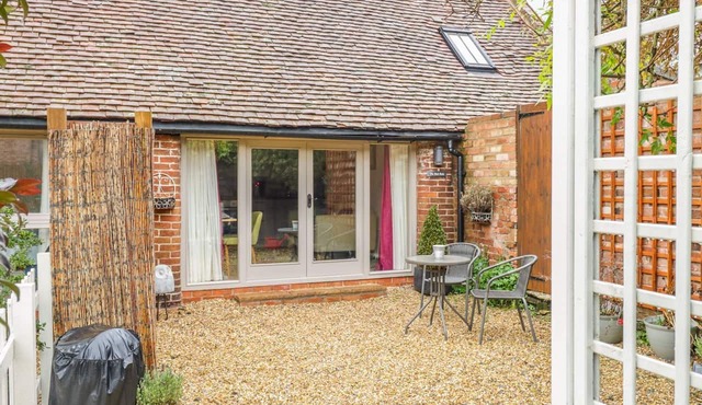 THE BOLT HOLE, with a garden in Tiddington
