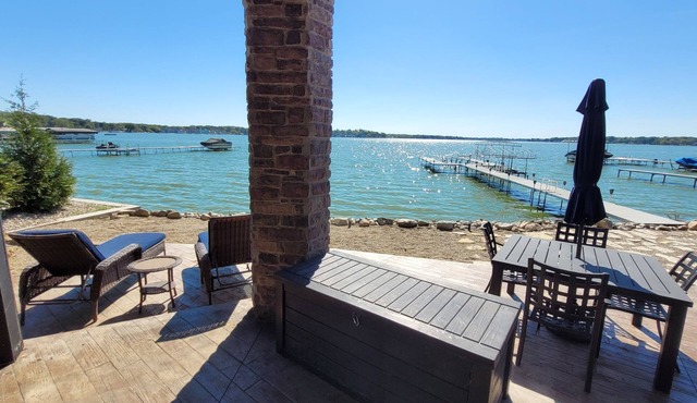 "The Cedar Lake Escape" is a lakeside retreat offering 5 bedrooms and 3 baths.