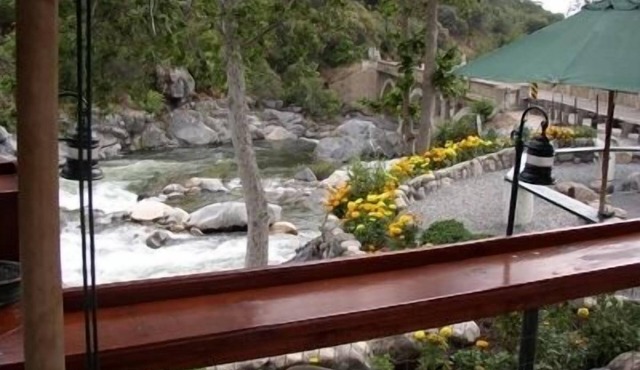 The Gateway Restaurant & Lodge