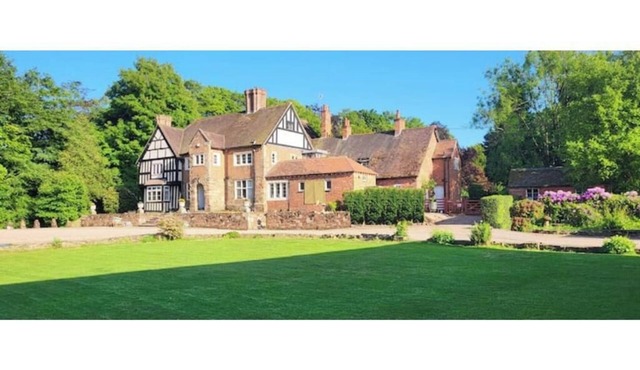 The Lodge and Gardener's Cottage at Historic Fairfield Court