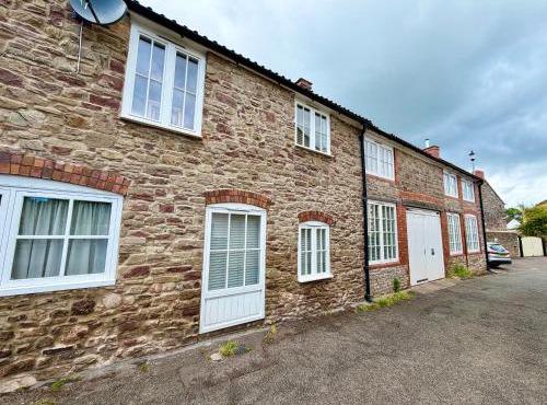 The Old Stables -5 min from M5, J14