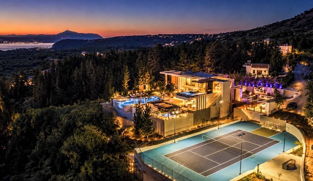 The One Villa: 3’ to Beach/3 Pools/Jacuzzi/Outdoor Cinema/Tennis Court