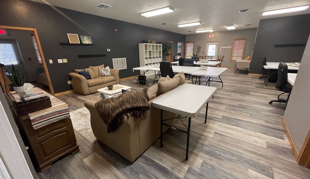 The Posie Patch Mini Retreat, Sleeps 7, 12 Miles North of Lambeau Field