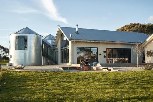 The Silo House - Grand Designs Architectural