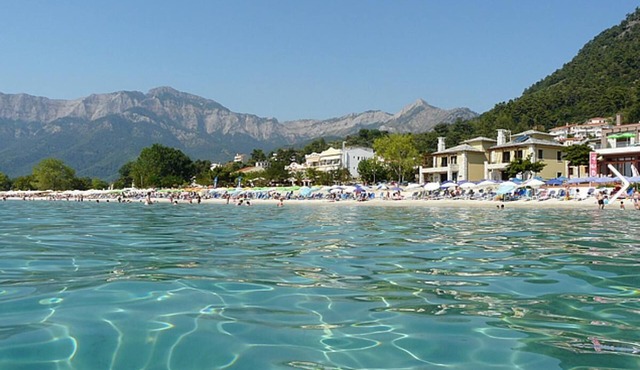 Traditional Villa with Wifi and Air Conditioning at only 150m from the Beach !