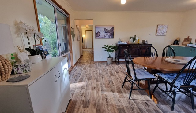 UNWIND AT THE 3BR CAPE BEACH HOUSE | PETS | Wi-Fi | Families, Solo, & Couples.