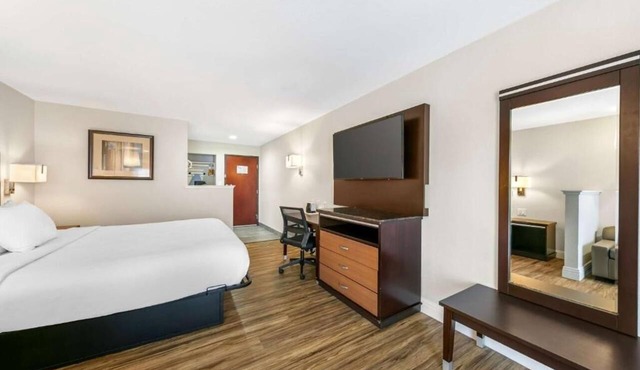 Unwind Near Sacramento River in This Convenient Room