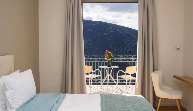 V Hotel Delphi in Delphi