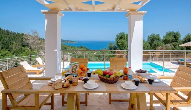 Vasiliki Villa - Charming 4 BR Villa With Pool and sea Views