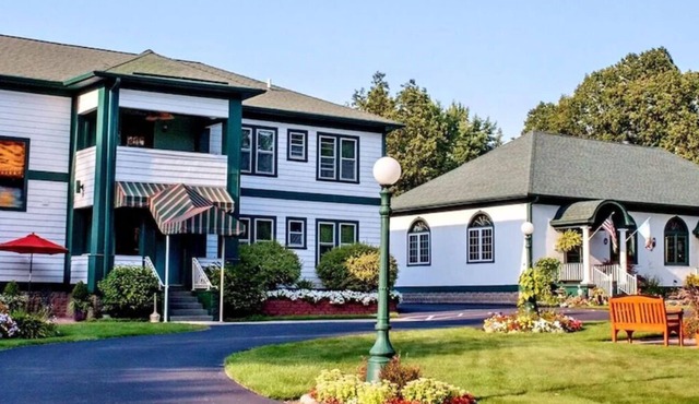 Victoria Resort Cottage D, #1 Rate on Google & Trip Advisor