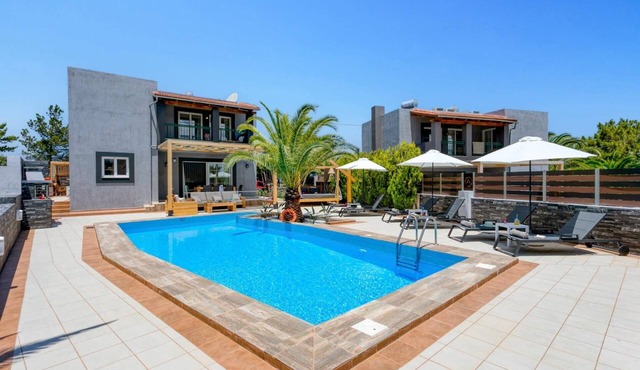 Villa Alpha by Villa Plus
