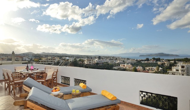 Villa ANVA, amazing views, walk to the beach