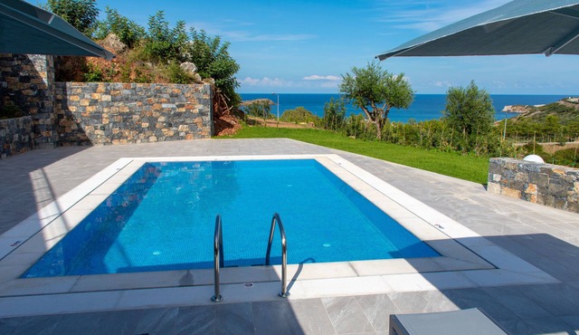 Villa Aqua, New Luxury Villa with Seaview & Private Pool