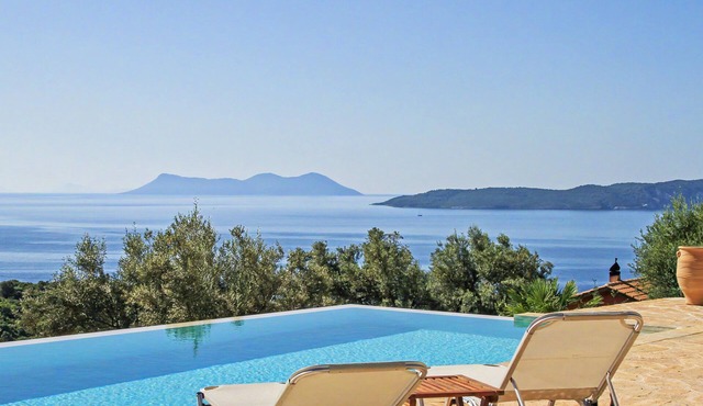 Villa Atokos: Infinity Escape & Sea Views