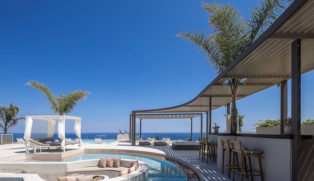 Villa Belle, Where Sea Views Meet Sunset Magic by etouri