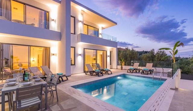 Villa Bougainvillea Boutique 2 by Villa Plus