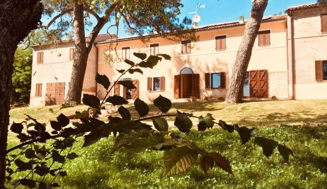 Villa Brettino- Pesaro mare e cultura - intera struttura con piscina