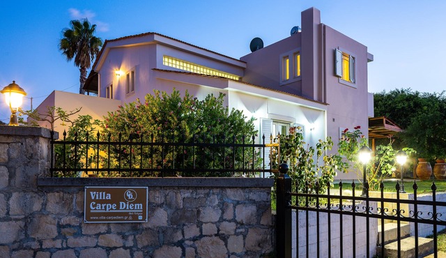 Villa Carpe Diem -Luxury Villa with private pool 2 km from the beach!