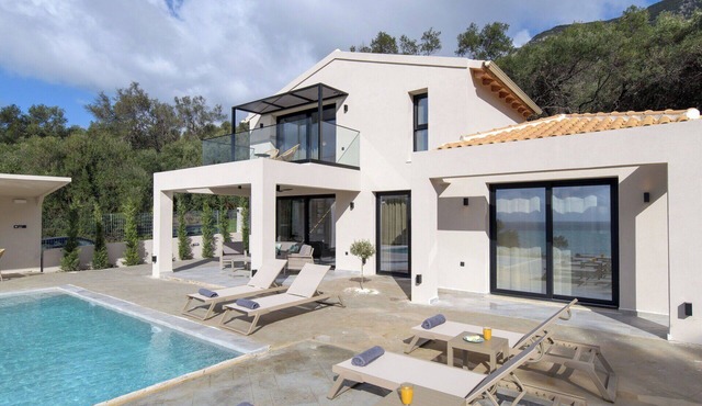 Villa Elais - Villa with a pool and sea views