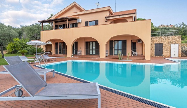 Villa Elda 6, Emma Villas