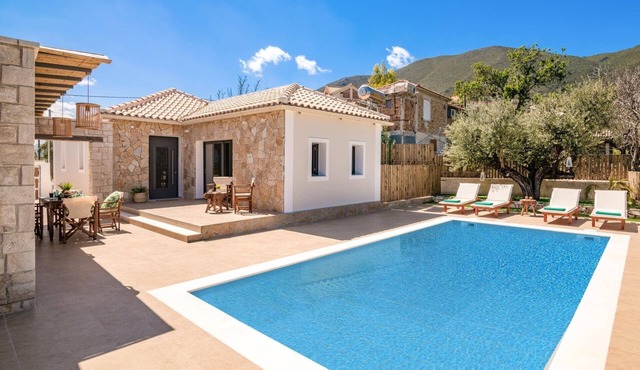 Villa Halakas by Villa Plus