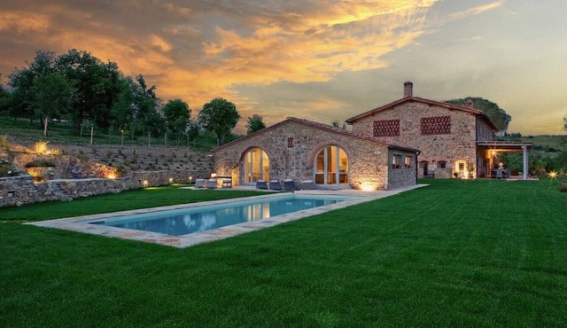 Villa il Notaio 16p swimming pool