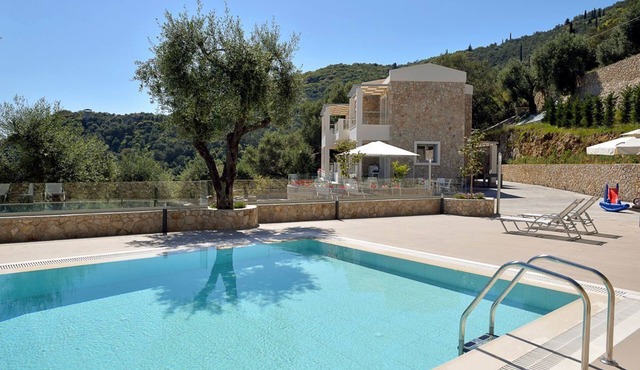 Villa Ipsos - Five Bedroom Villa, Sleeps 9