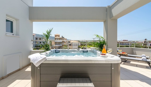 Villa Isabella Luxury Living rooftop Jacuzzi.