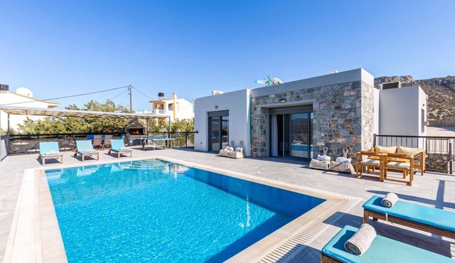 Villa Kastalia by Villa Plus