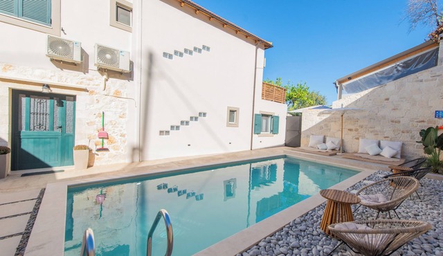 Villa Kirke - Four Bedroom Villa, Sleeps 9